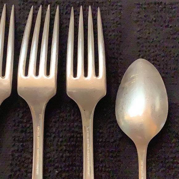 Encore 3 forks 2 spoon Simeon L & George H Rogers Oneida Ltd. - Picture 10 of 16